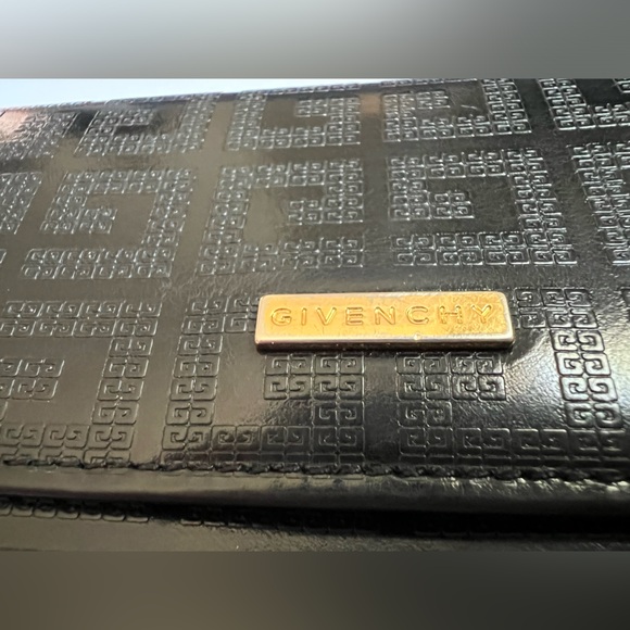Givenchy Logo Wallet - Picture 2 of 7